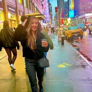 Meet your Posher, Lina